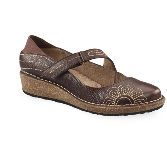 Aetrex Shoes - Aetrex | Talia Flower Mary Janes, Brown, Women’s US 8.5
